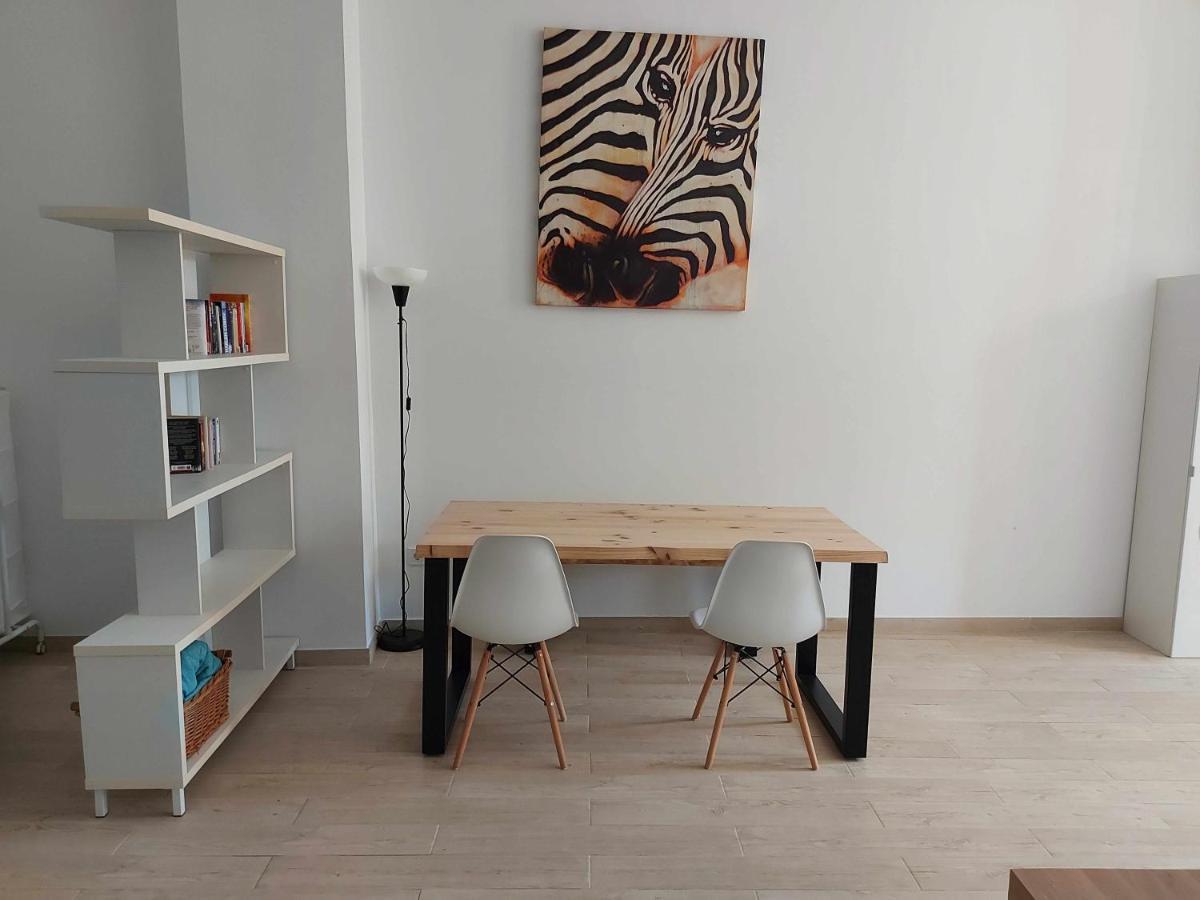 Claveles By Lets Apartment Malaga
