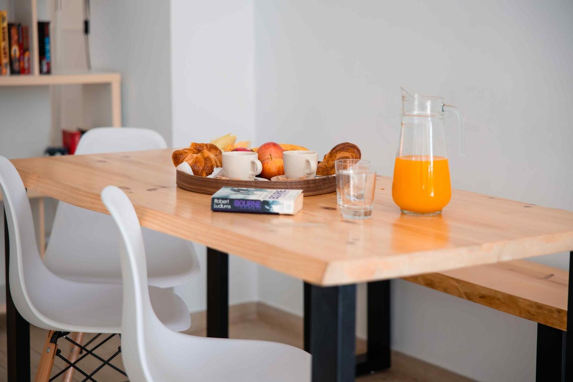 Claveles By Lets Apartment *